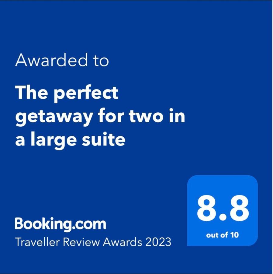 The Perfect Getaway For Two In A Large Suite Whanganui Dış mekan fotoğraf